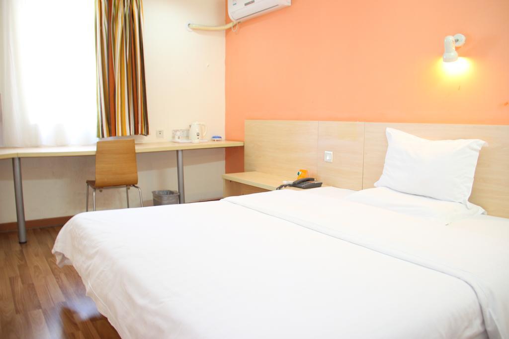 7Days Inn Chengdu Wuda Garden Ruang foto